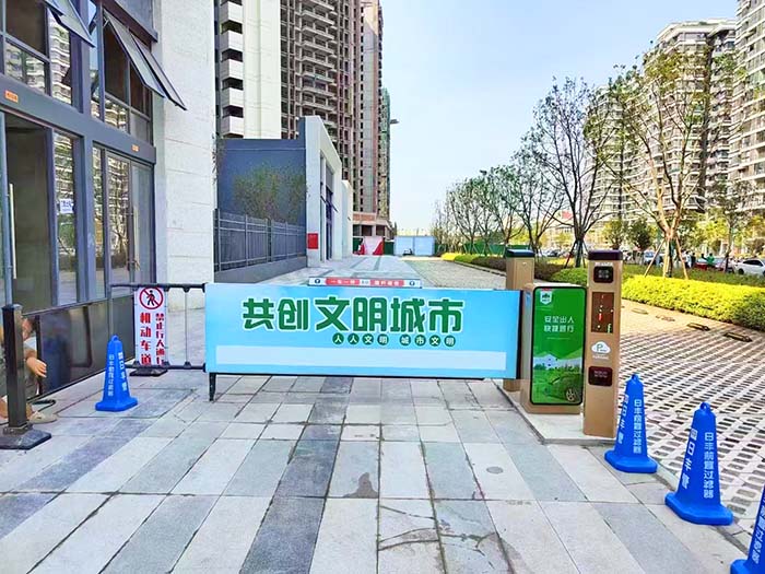 小區(qū)卡布燈箱廣告道閘