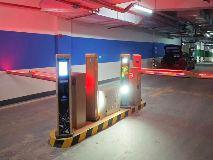 某停車場(chǎng)采用 “ 安快 ” 車牌識(shí)別系統(tǒng)