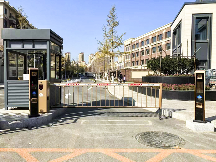 某別墅區(qū)停車場(chǎng)采用 “安快” 車牌識(shí)別系統(tǒng)