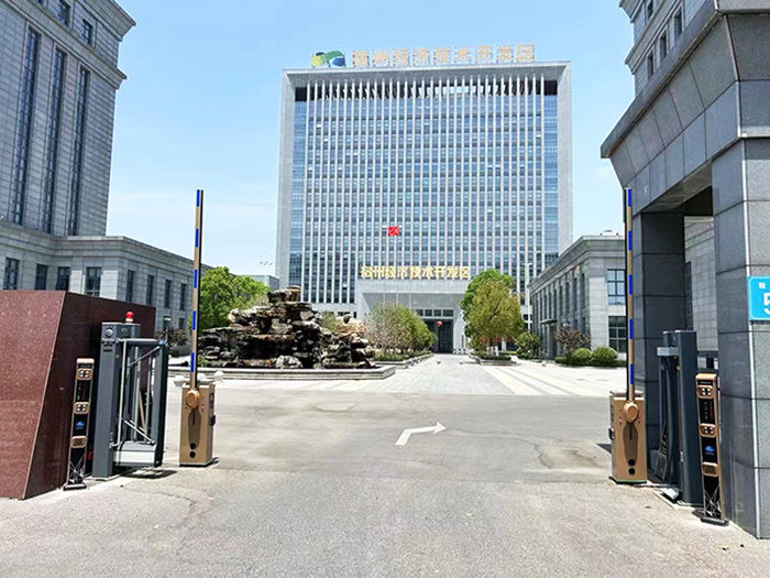 某開發(fā)區(qū)停車場(chǎng)采用 “安快” 車牌識(shí)別系統(tǒng)