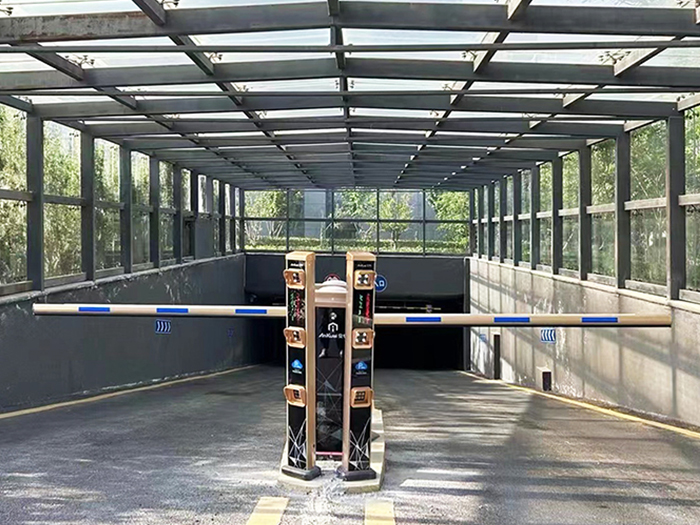 某地下停車場(chǎng)采用 “安快” 車牌識(shí)別系統(tǒng)