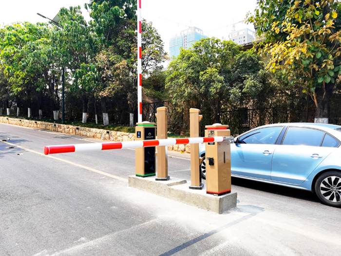 某街道采用 “安快”一進一出圓桿道閘