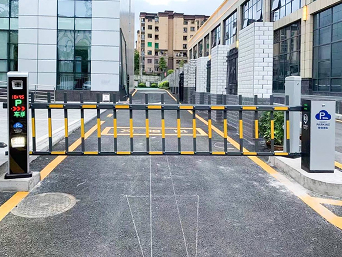 某辦公樓采用 “安快” 同進(jìn)同出車牌識別系統(tǒng)案例圖